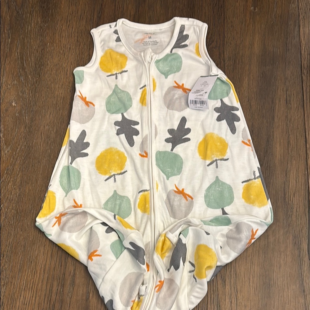 NWT Carter’s M Sleeveless Kids Sleep sack with vegetables.